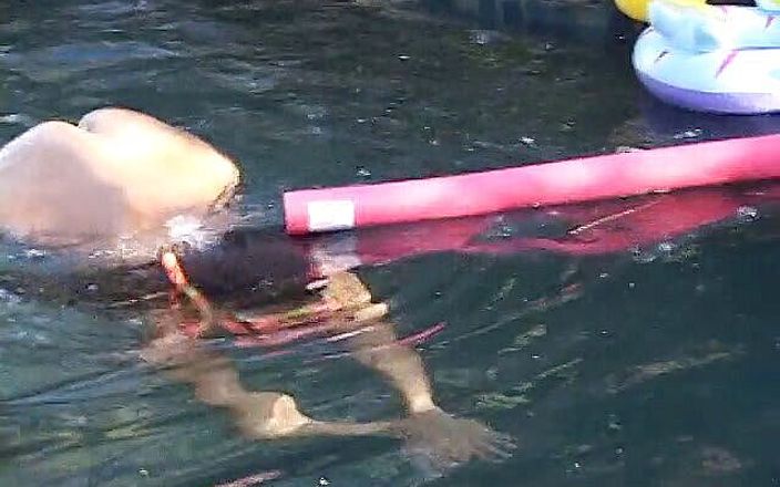 Big in Asia: Şişman götlü Asyalı balina havuz başında beyaz yarakla parçalandı