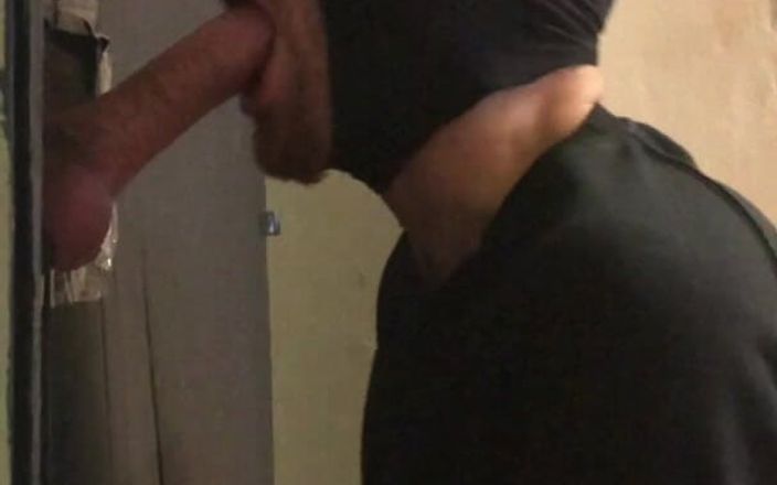 davidedpxxx: Sucking Xxl Dick at Glory Hole