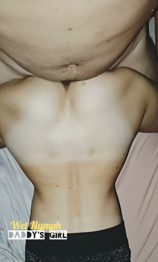 Wet Nymph: Pantat pengasuh dikongkek ke orgasme