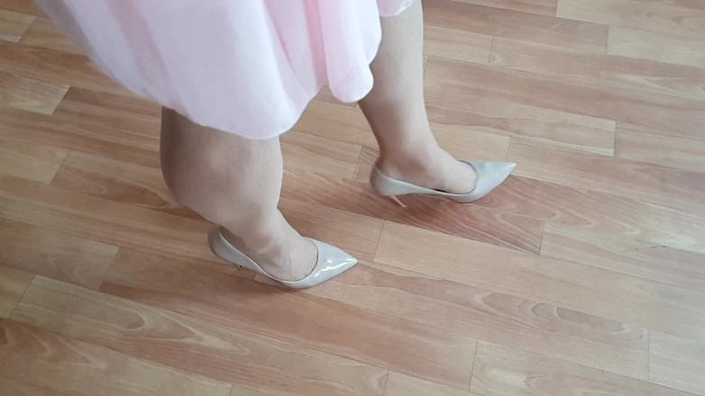 Milosbroz: Tights och mager i nakna pumpar