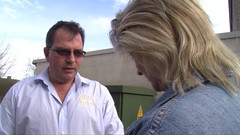 Muschi movie official: Zralý muž a blonďatá milfka lízají kundičku a šukají prstění sperma...