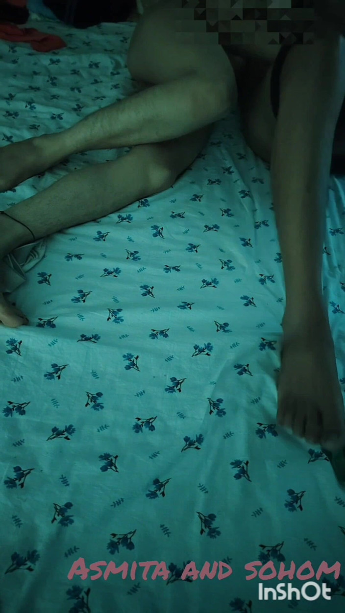 Asmita and sohom: Szef Biura Pieprzy Moją Żonę