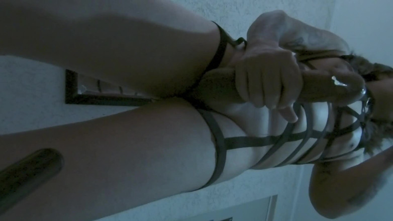 Kimberly Polizzi: Cumshot with out hands in slow motion