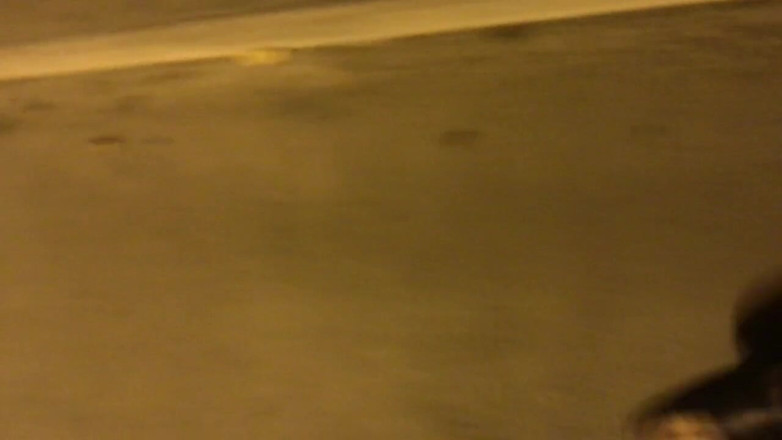 Big Dick: Melesat telanjang di bawah jembatan di malam hari - kontol besar...
