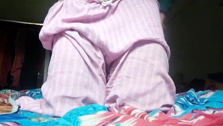 Gudibhabhi206: Video seks India – adik tiri audio hindi dengan pepek besar...