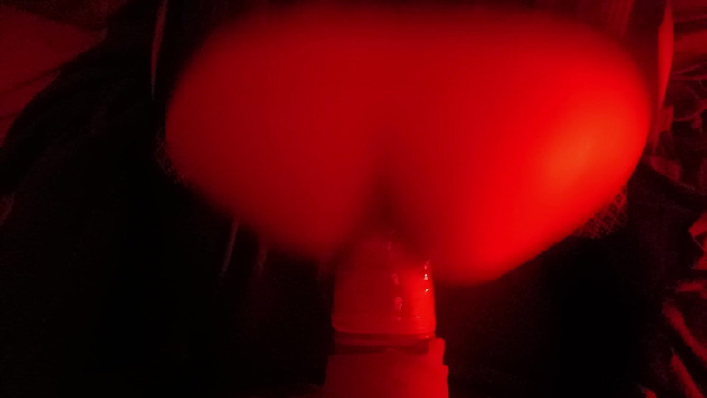 She Devil Moon: Nel letto con un grande