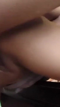 Lana violet è una ragazza asiatica che adora squirtare