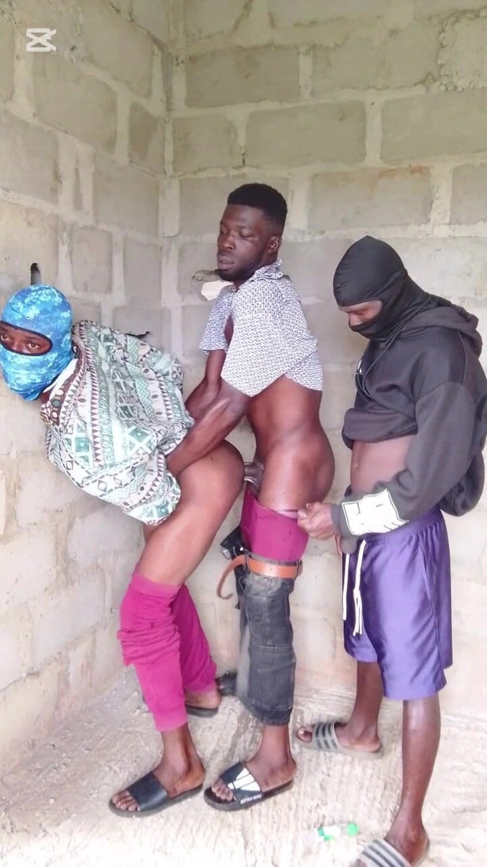 solomonnaija: Seks bertiga panas dengan Lelaki Manly