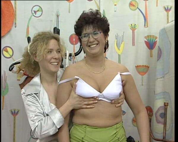 YOUR FIRST PORN: 흑인 대물 자지에게 따먹히는 거유 밀프