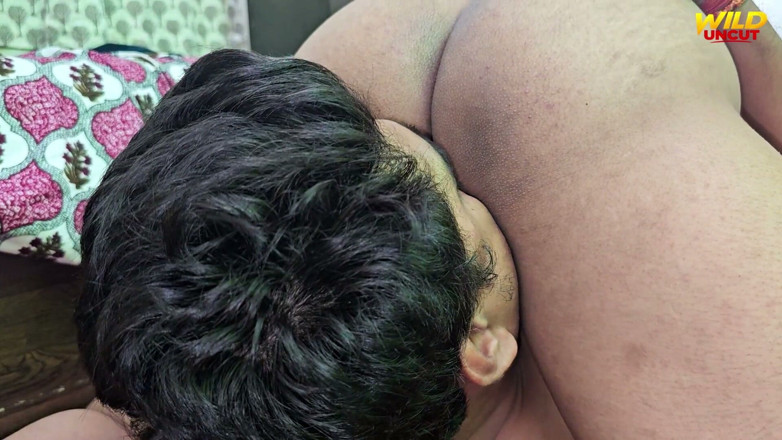 Wild uncut: Tight Pussy Indian Stepmom Agrees Sex with Desi Boy