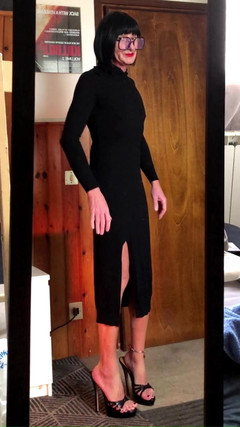 Andreina Naty: Looptests op zeer hoge hakken