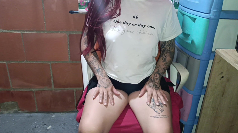 Dalyla: สาวผมแดงสุดฮอตสัมผัสตัวเองโดยจินตนาการว่าเขาเป็นเพื่อนบ้าน