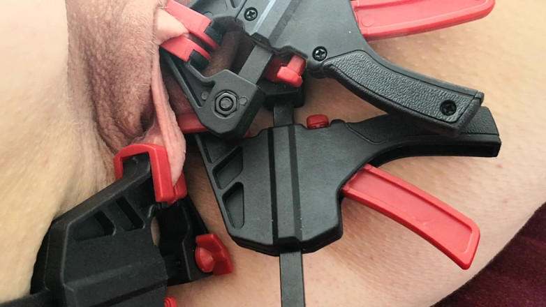 Bouncy Tits Action: Clamp my pussy lips