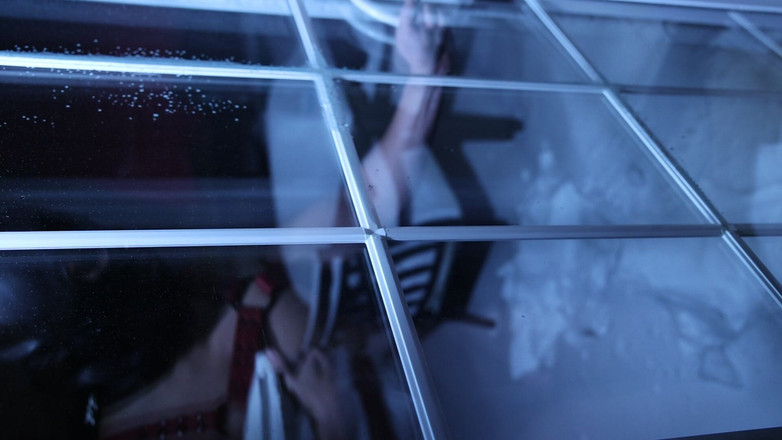 barenakedboy: Snöbunden hingst: Utnyttjad, hård och lössläppt