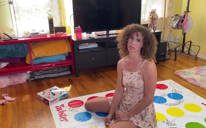 VibeWithMommy: Fan filma madrastra judía llorando chorros durante el juego twister...