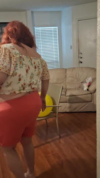 Blooper Big Beauty Nurse Vicki Try's to Pop Balloon with Ass but It Doesnt Work!