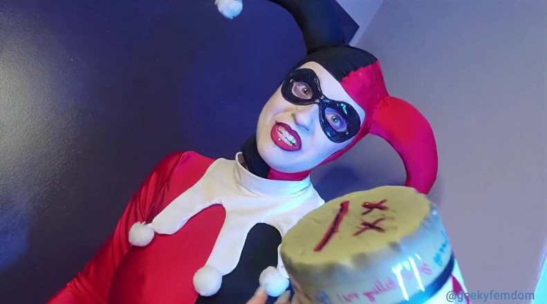 Geeky Femdom: Harley aide Nightwing