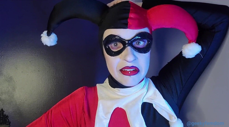 Geeky Femdom: Harley ajută la Nightwing