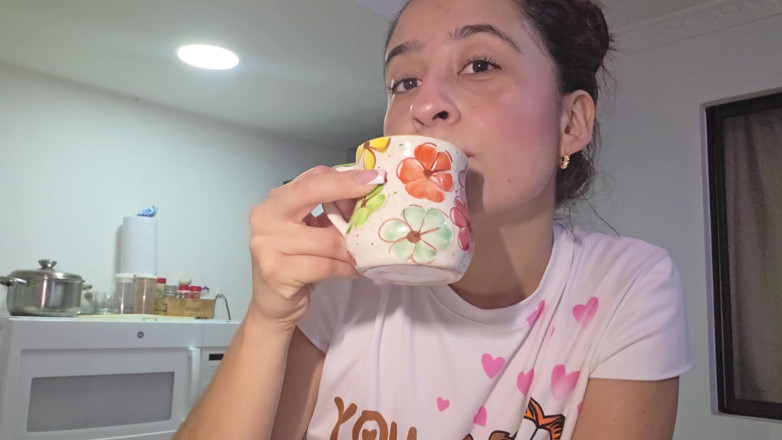 alexia twerk videos: ゆったりとしたコーヒーセッション ただ話しながらリラックスする