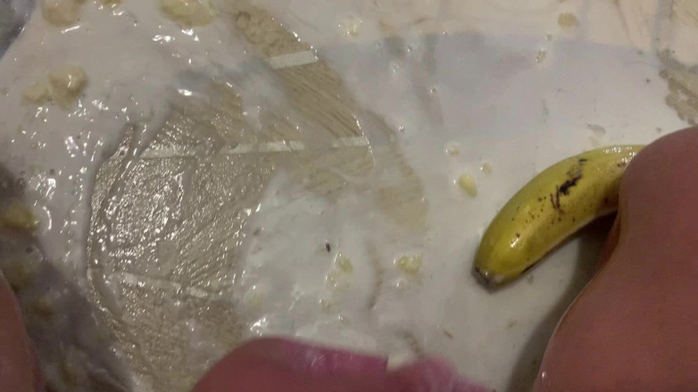 Throateman: 바나나와 우유와 함께하는 매우 더러운 목구멍 운동. 모두를 위한 것이 아닙니다.