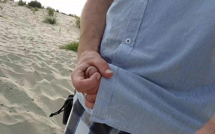Double-Dutchies: Diversión desnuda en la playa - masturbarse, chupar, jugar con juguetes...