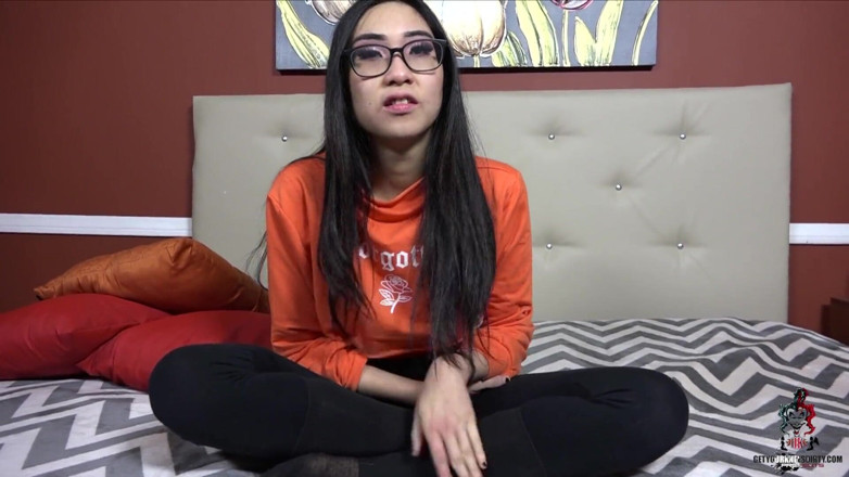 Get your knees Dirty: Eve E
