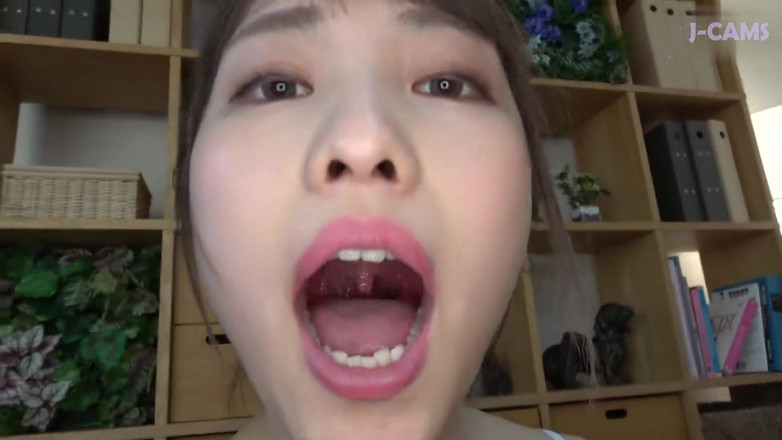 J-Cams: Захоплююча красуня, яка повністю віддає себе гострим відчуттям пристрасті. Глава-2