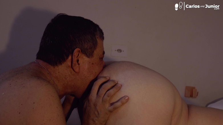 Carlos And Junior: Tata liże synowi tyłek
