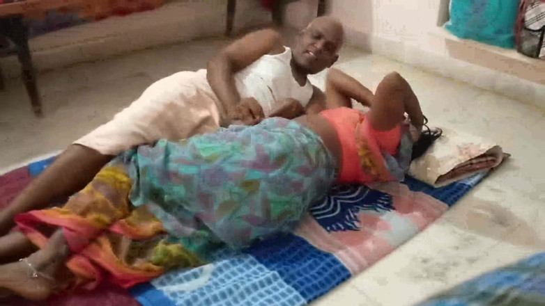 Desi palace: Video seks tegar isteri desi India yang cantik