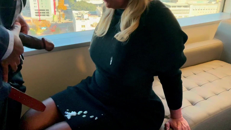 Flight Attendant Fiona: Fa Fionas černé šaty