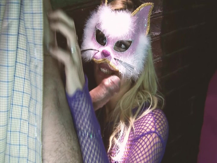 The Window of Sex: Arrapate catsbabes scena-3 gattini arrapate in lingerie scopano insieme nel...