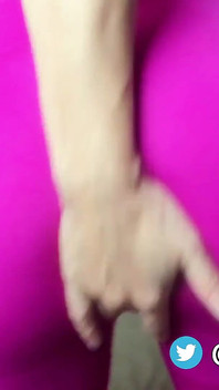 Taytlı ateşli kız mastürbasyon yapmak için sana yalvarıyor - spor salonundan beyaz kızı yönlendiriyor