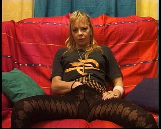 YOUR FIRST PORN: Zralá Elisa se prstí a baví se s robertkem