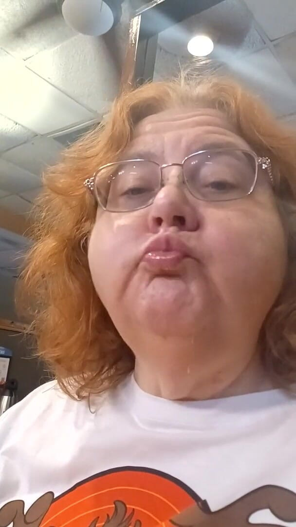 BBW nurse Vicki adventures with friends: Madrasta e eu tomando café da manhã
