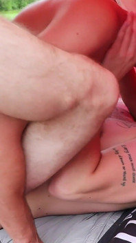 Grayson Lange aur Willy T ke saath kainping -bareback-