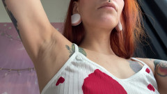 TattoedGirl666: Вау, ти бачила, які ніжні й ніжні її пахви?