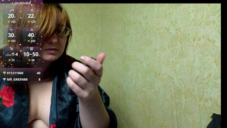 SchoolPrincess: 只是在和我的订阅者聊天时玩得很开心