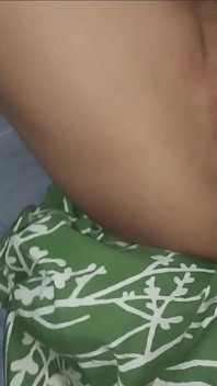 房东射在我的阴户里......哦不，我刚怀孕，至少我还要免费再交一个月的房租