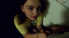 Polly Sweet: La ragazza fa un pompino su un balcone pubblico, e...