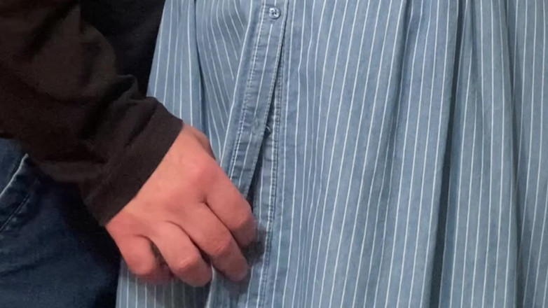 Niki studio: 세상! 지하철에서 내 보지를 손가락으로 문지르는 낯선 남자!