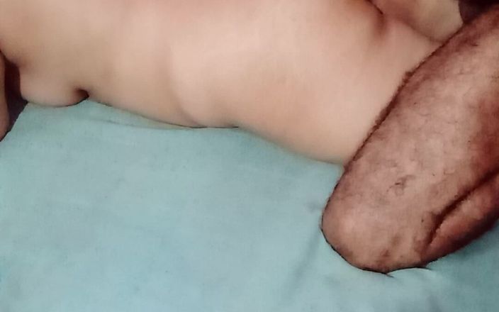 Sexy Yasmeen blue underwear: 내 친구의 엄마의 엉덩이를 때리기