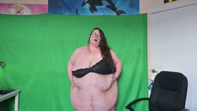 SSBBWLadyBrads: 性感女神 ssbbw 脱衣服并摇晃