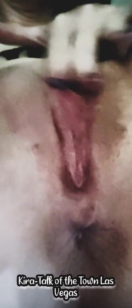 X_Asphxyia_X: Playing with My Pretty Pussy at Work
