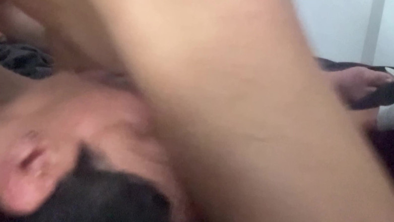 Broken holes cuckold gay: Cowok ini pengen muasin aku sambil ditonton kamu