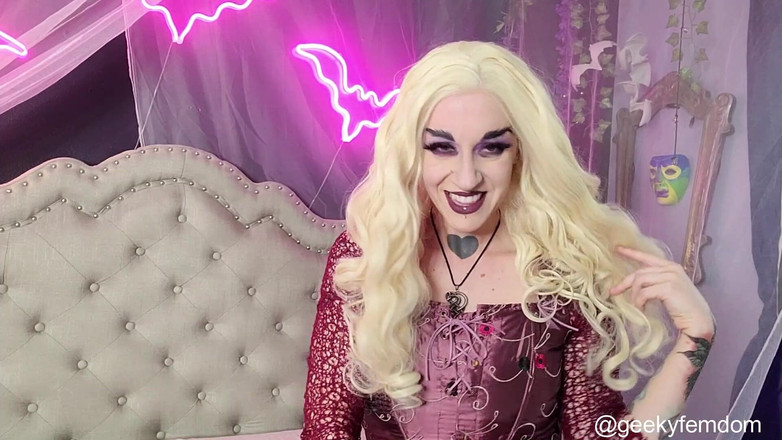 Geeky Femdom: Hocus Pocus - bouffage de chatte avec une sorcière