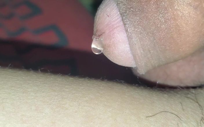 Z twink: Precum Dripping Out My Cock with Closeup