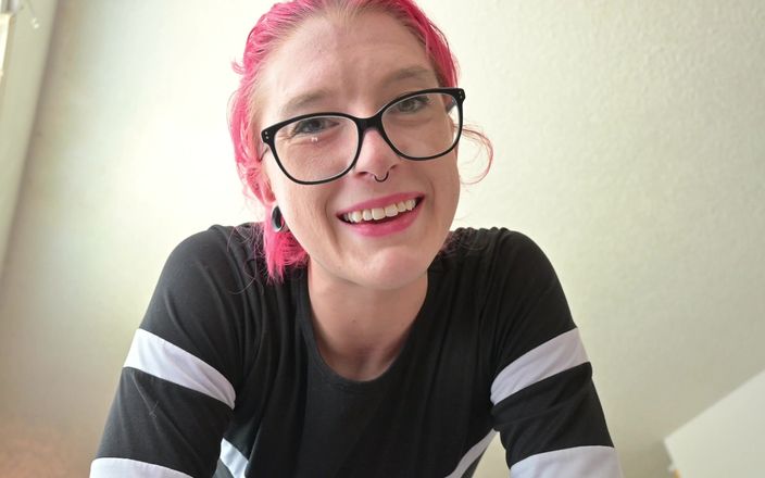 Miss Ellie Roleplay: Luierwisseldemonstratie
