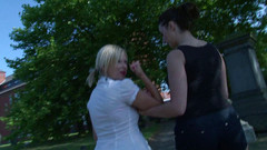 Porn XN: Dua tante rambut cokelat dan pirang lagi asik masturbasi memek...