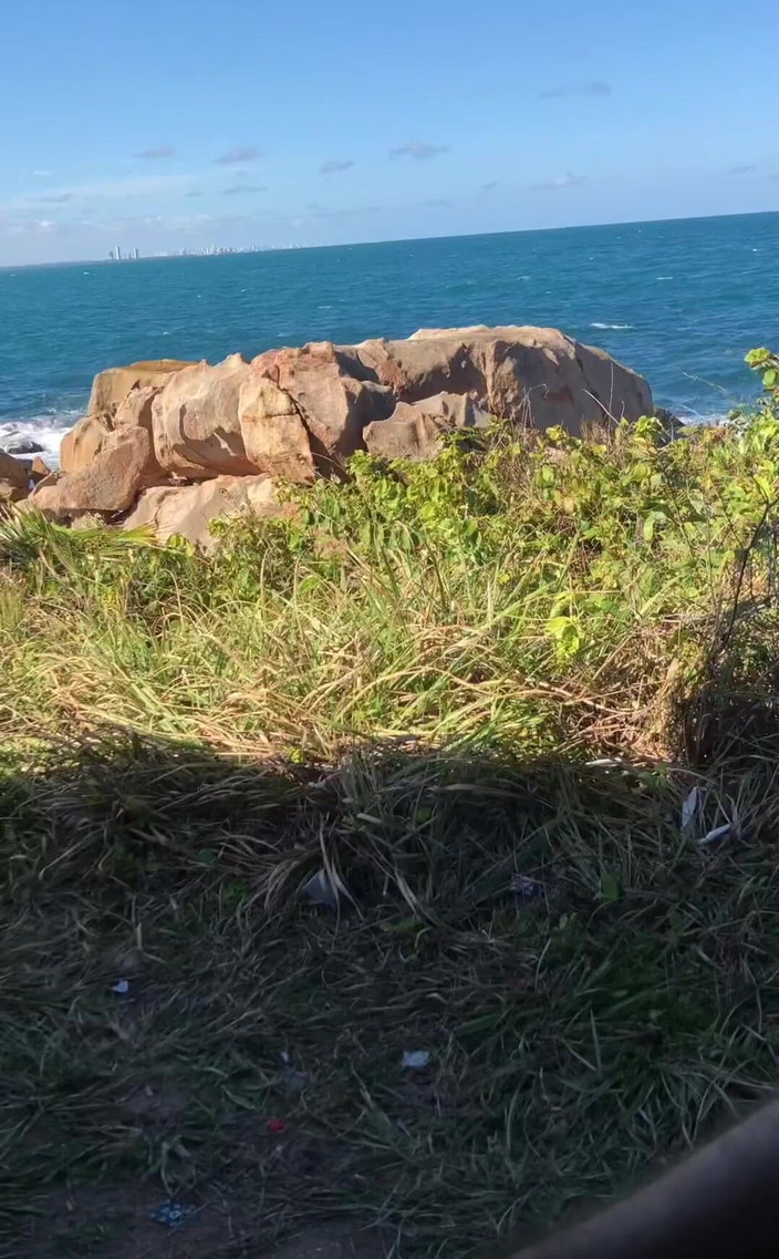 VEN1CIU: Sục cu nhau trên bãi biển