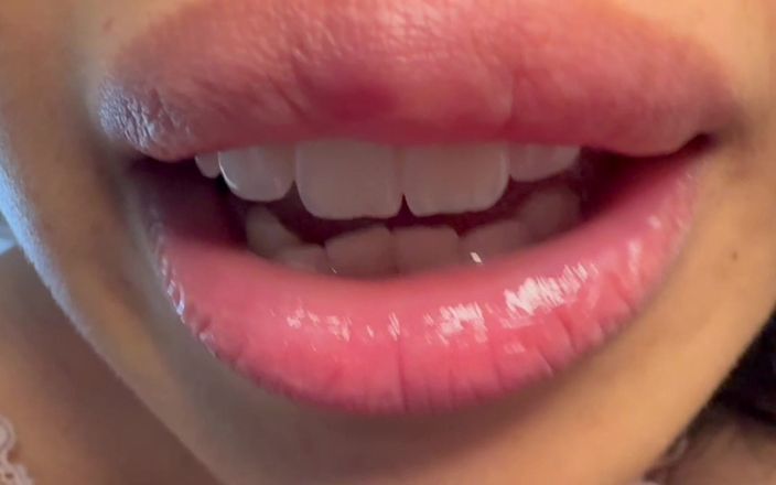 Asmr_mouth: Kom ovanpå mig och lukta mitt andetag